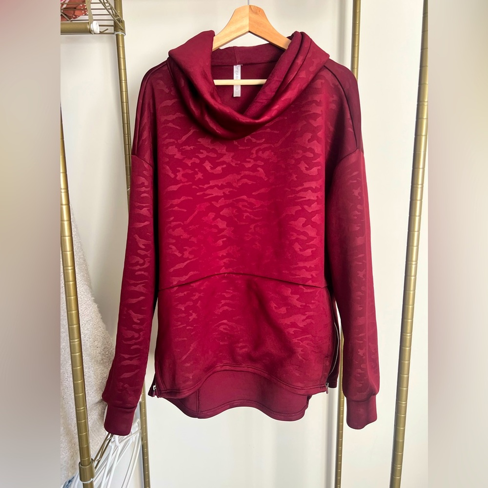 Fabletics Maroon Camo Print Hoodie (XL)